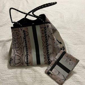 NEVER USED Neoprene Boutique tote with clutch